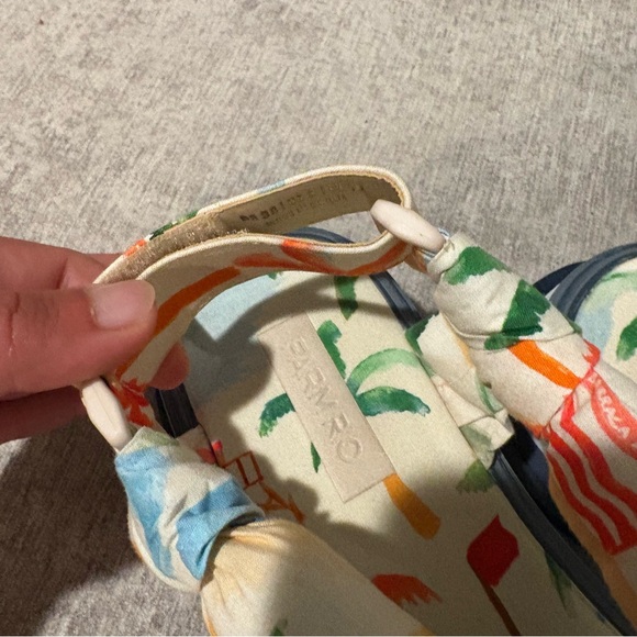 NWOT Farm Rio Puff Sandals - Picture 4 of 5